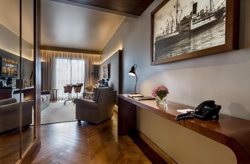 Grand Hotel Acores Atlantico Ponta Delgada  Bilik gambar A suite at the hotel